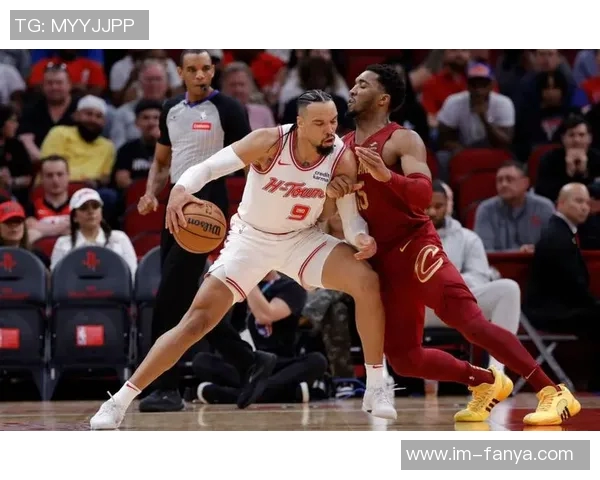 米切尔复出表现抢眼全场砍下30分7板8助可惜球队未能获胜